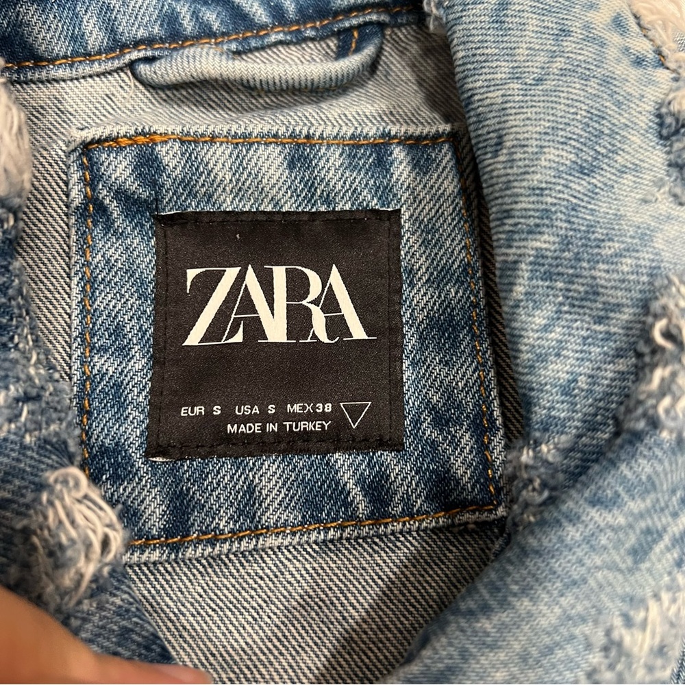 Distressed denim jacket - Picture 4 of 7